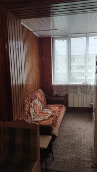 Dau în chirie apartament cu o cameră